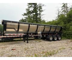 2027 TROUT RIVER LIVE BOTTOM TRI-AXLE