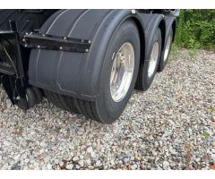 2027 TROUT RIVER LIVE BOTTOM TRI-AXLE